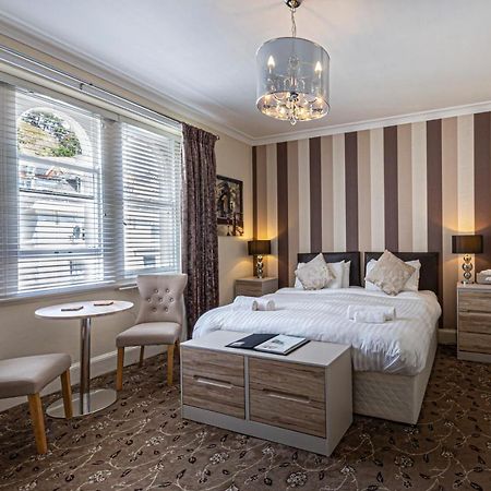 Snooze Bed & Breakfast Ландъндо Екстериор снимка