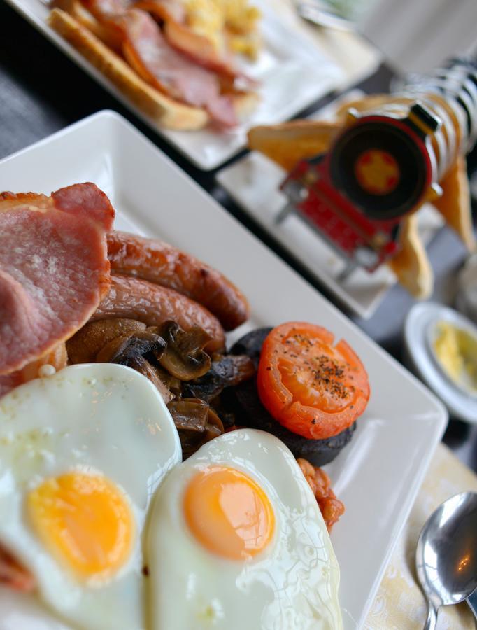 Snooze Bed & Breakfast Ландъндо Екстериор снимка